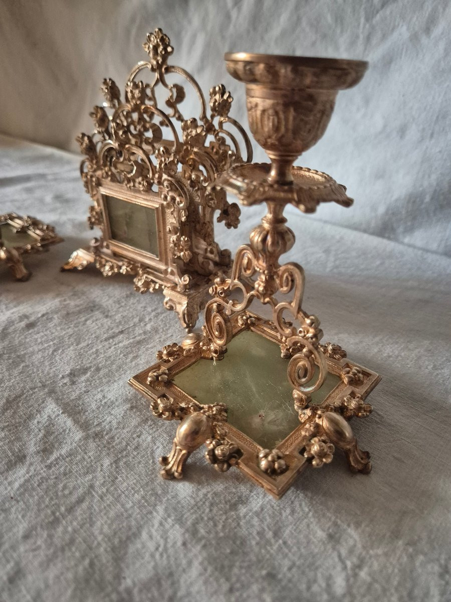 Desk Set: Letter And Document Holder And Two Candlesticks In Gilt Bronze And Onyx -photo-8