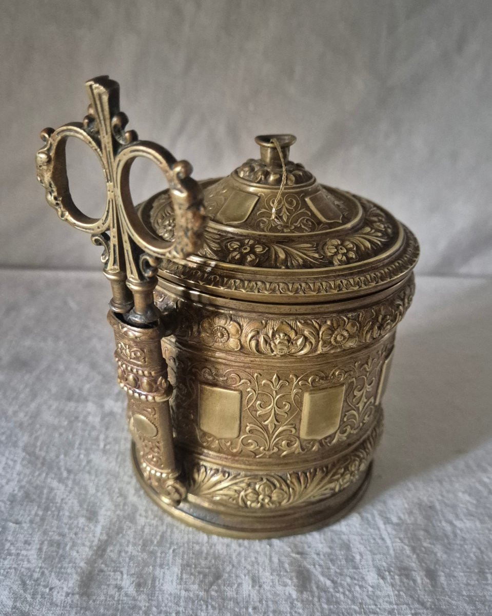 Spécial Mercerie : Dévidoir distributeur de fil et ses ciseaux en laiton repoussé XIXème siècle-photo-4