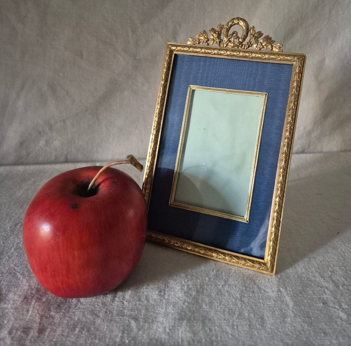 Cadre photo bronze doré à passe partout en moire bleu Second Empire -photo-1