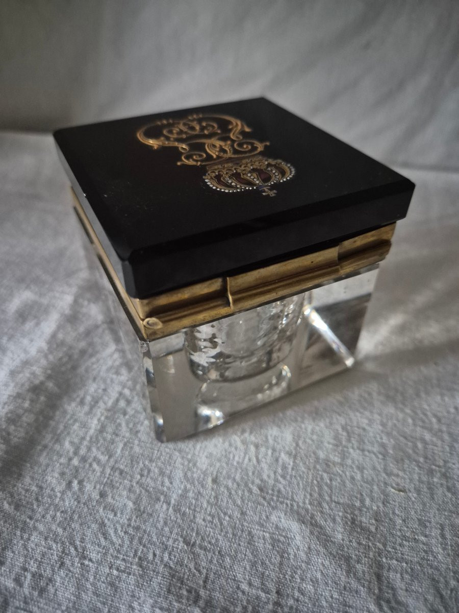 Encrier en cristal et émail à couronne de cour royal de Suède et chiffré d’un double "G"-photo-4