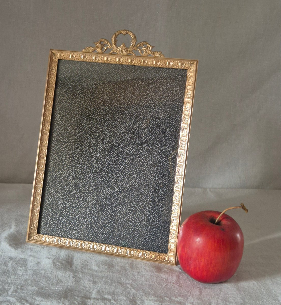 Cadre photo de belle taille en bronze doré de 28.5 x 19.5 cm-photo-3