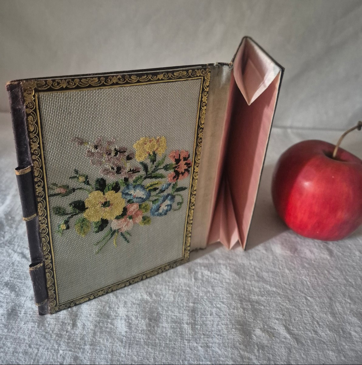 Romantic Leather And Embroidered Souvenir Booklet/notebook -photo-5