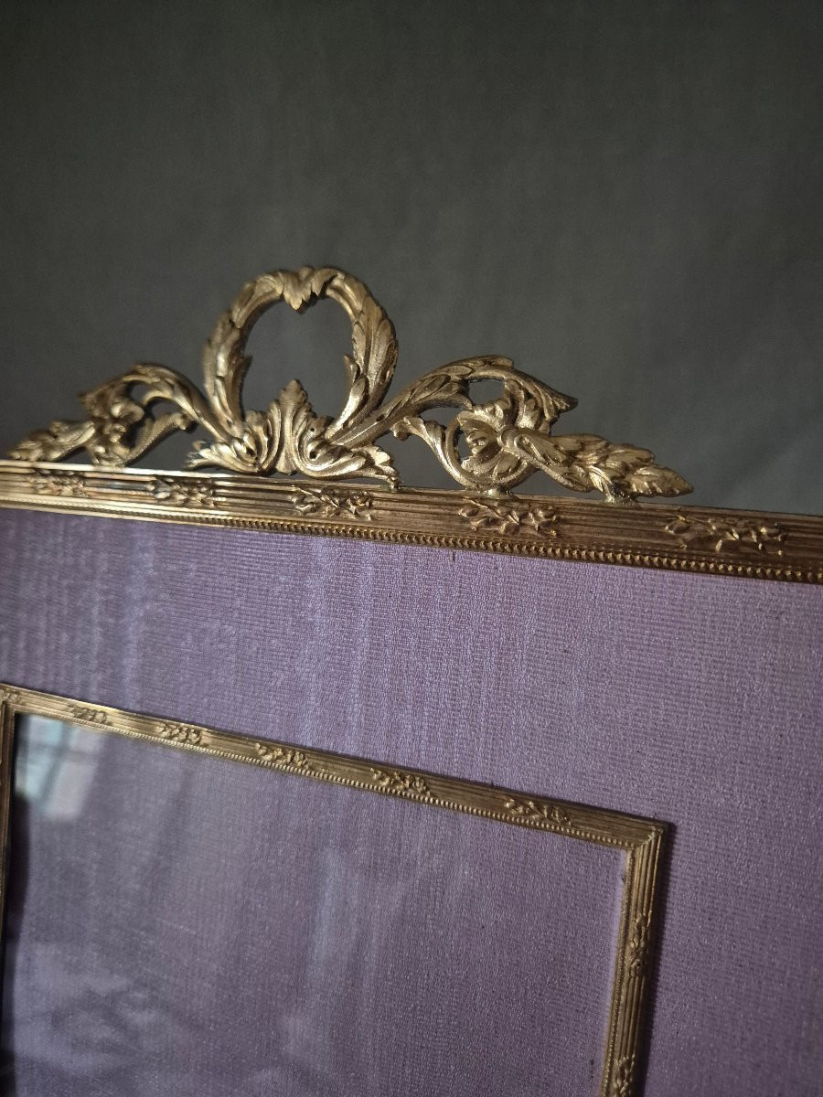 Grand cadre photo Napoléon III en bronze doré à passe partout en moire rose -photo-1