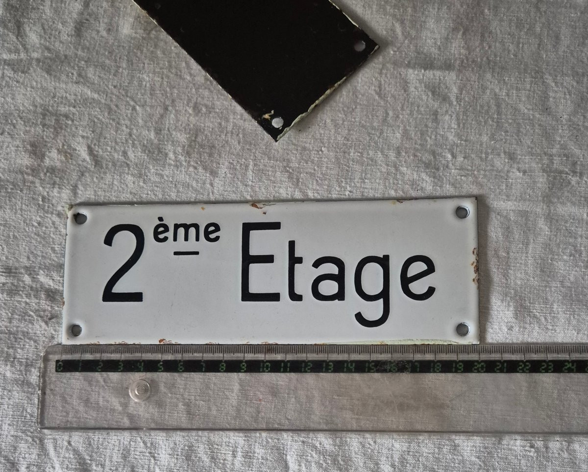 4 plaques signalétiques d'étages en émail sur métal noir et blanc -photo-2