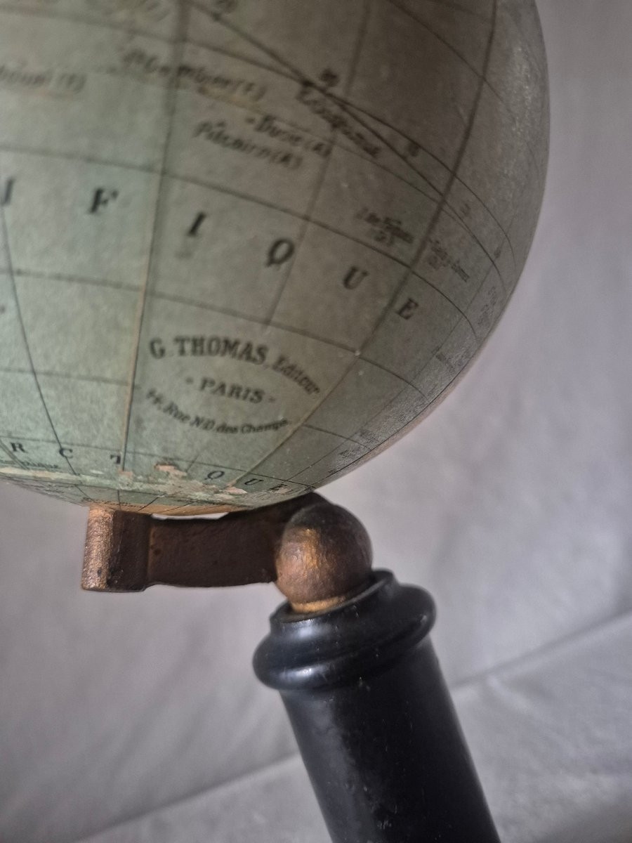 Globe terrestre sur pied bois tourné noir de G Thomas début XXème siècle -photo-3