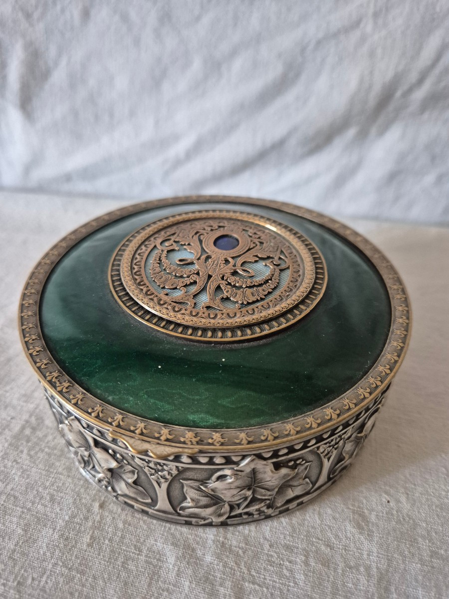 Green Enamel Jewelry Box With Gold And White Metal 