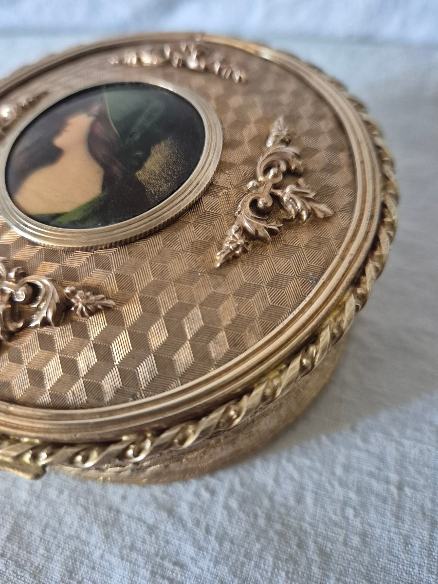 Boîte à bijoux en bronze pomponne doré du XIXème siècle -photo-3