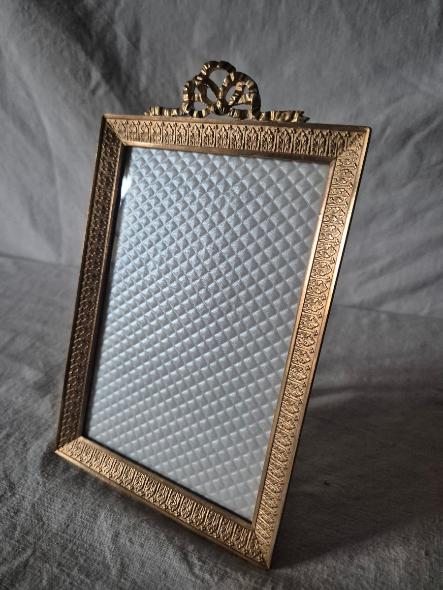 Cadre porte photo en bronze doré fin XIXème siècle 
