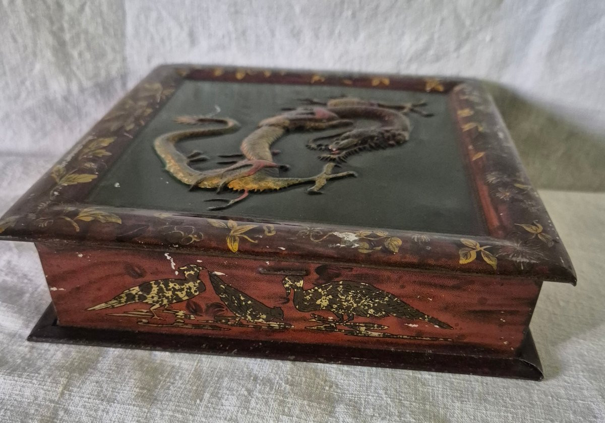 Huntley And Palmers "dragon" Lithographed Tin Box From 1907-photo-2
