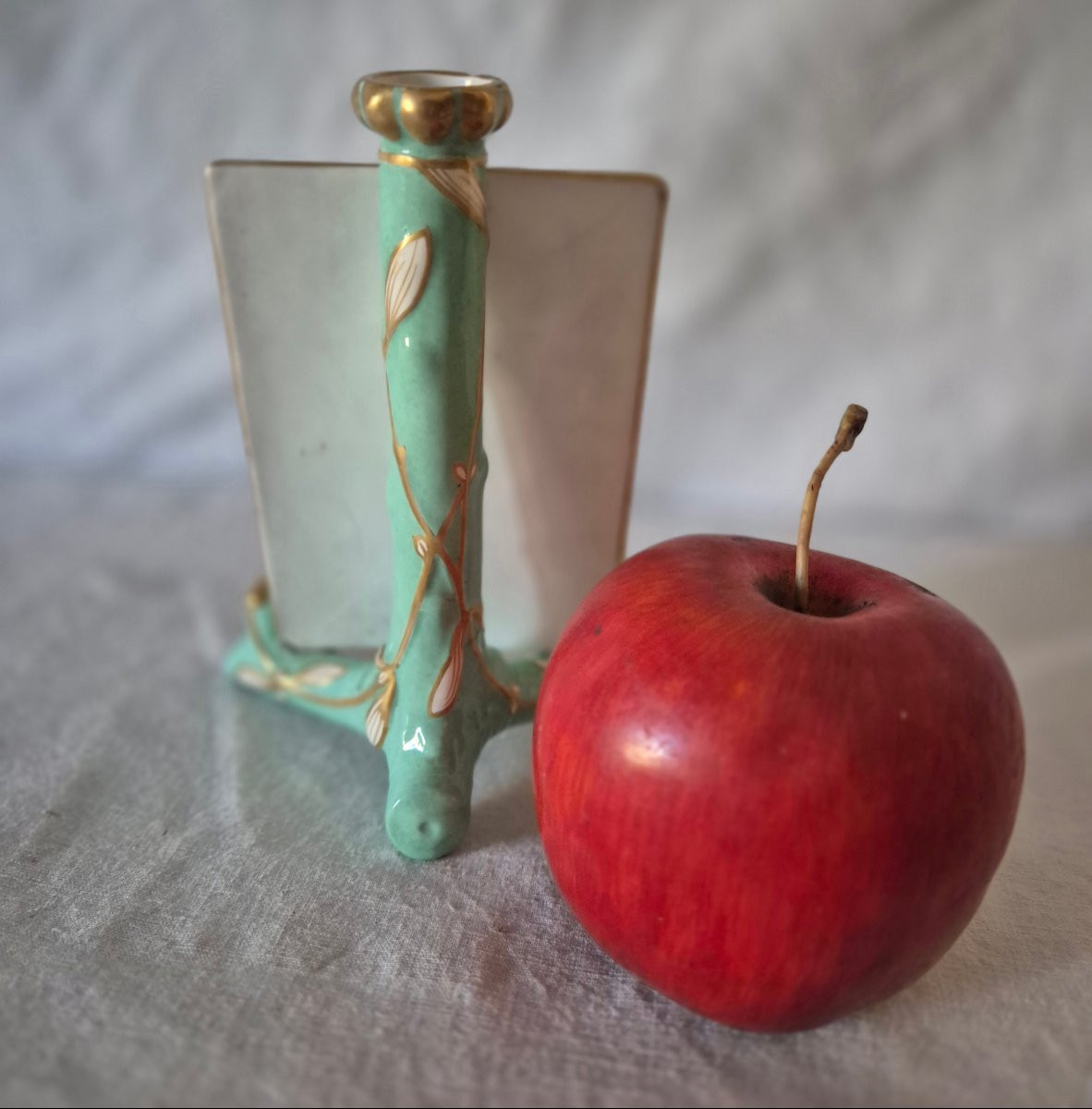 Menu de table sur chevalet formant un vase-photo-3