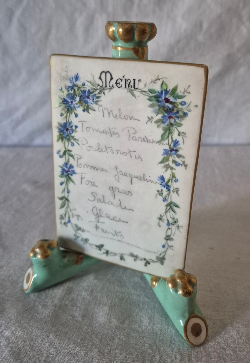 Menu de table sur chevalet formant un vase