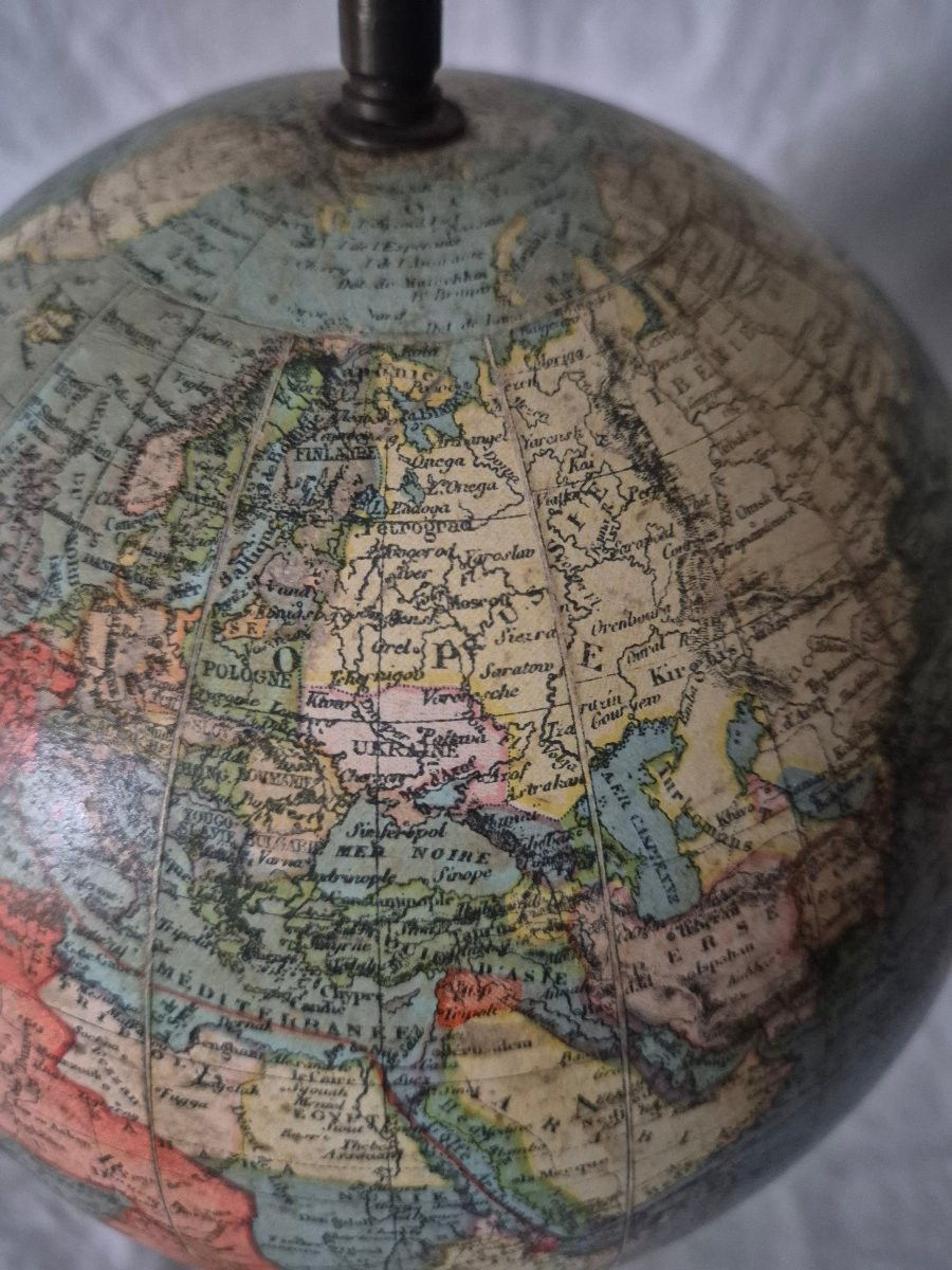 Globe terrestre sur pied bois tourné noir de G Thomas début XXème siècle -photo-8