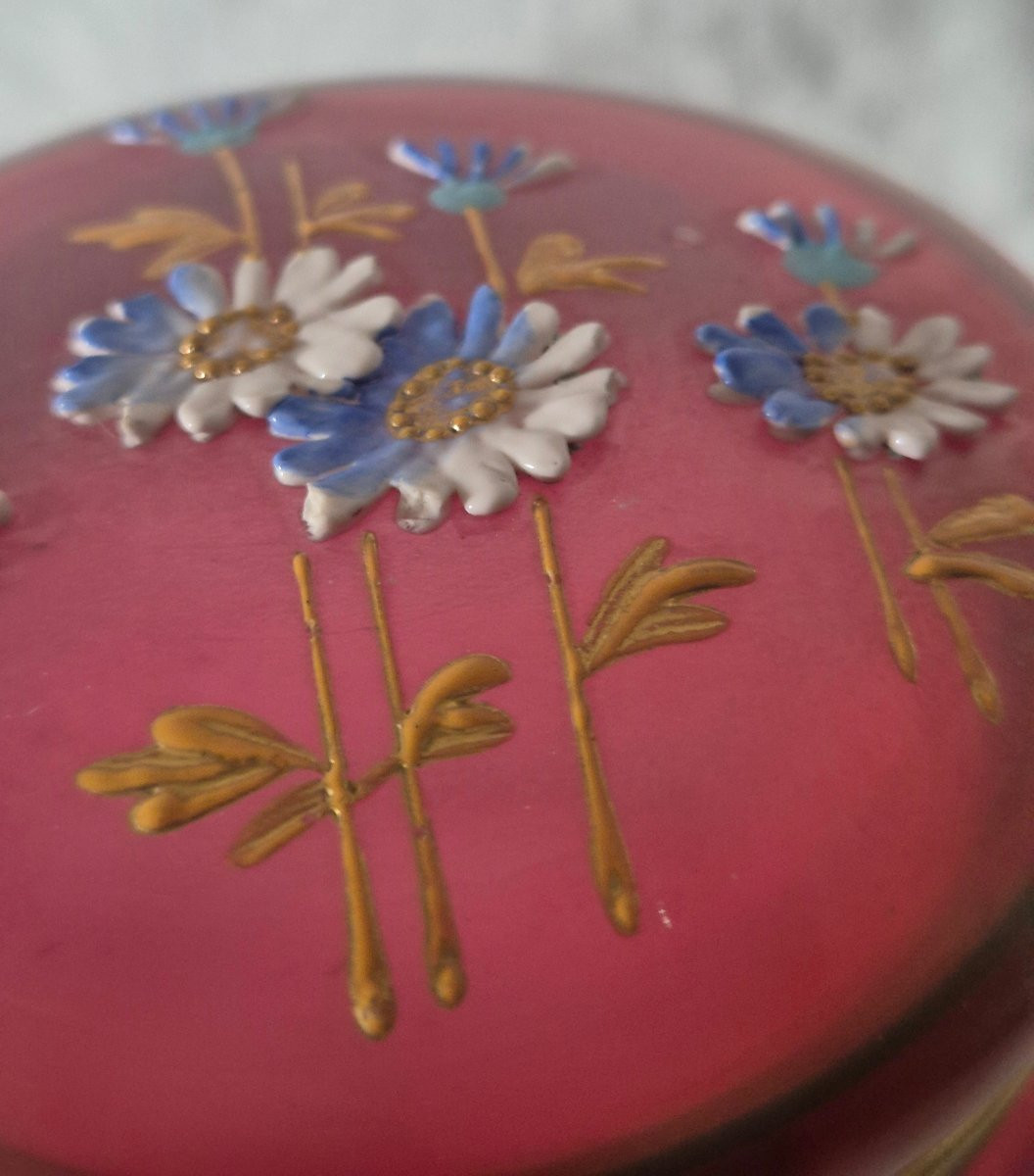 Boîte bonbonnière en verre rouge effet irisé et fleurs émaillées. -photo-7