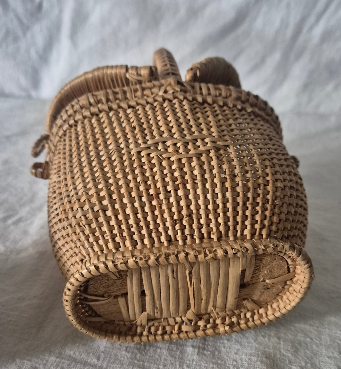 Panier à poupée miniature en vannerie du XIXème siècle -photo-1