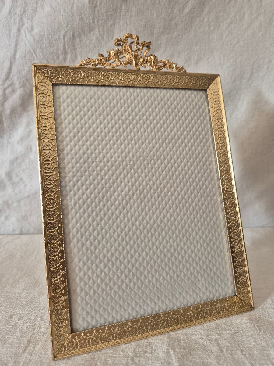 Cadre photo bronze doré Second Empire de style Directoire 26 x 17 cm