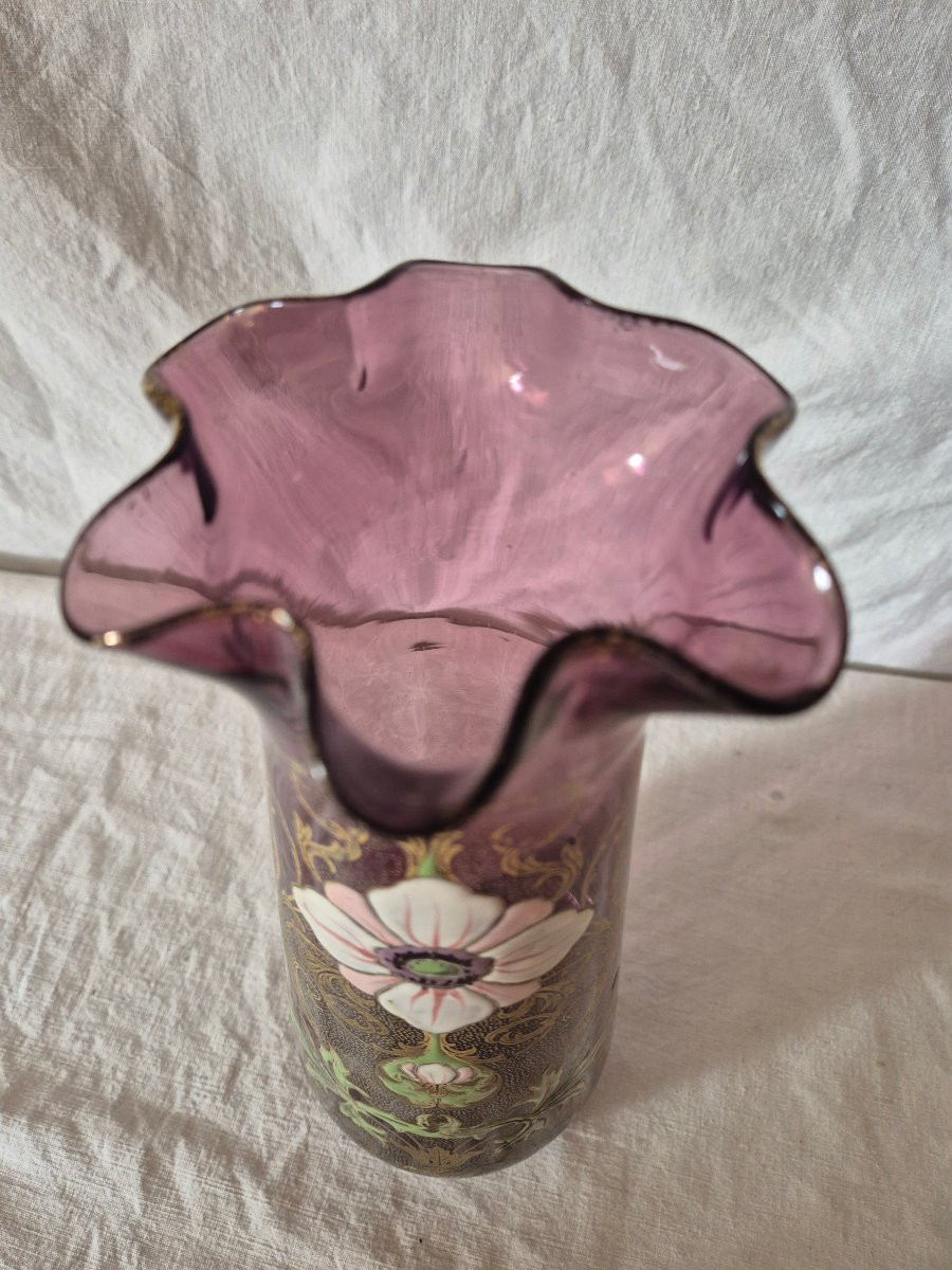 Vase en verre améthyste Art Nouveau à décor floral émaillé -photo-5
