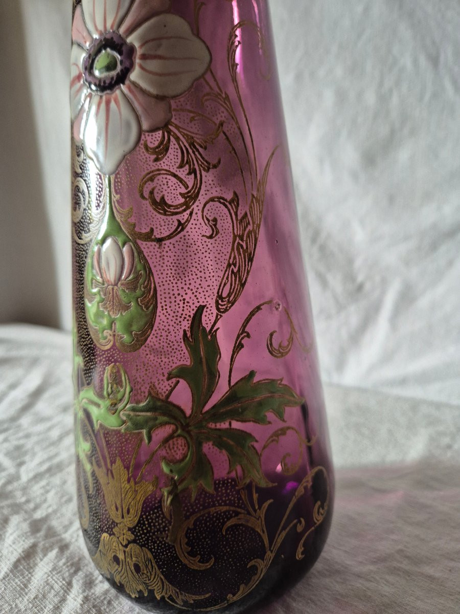 Vase en verre améthyste Art Nouveau à décor floral émaillé -photo-6