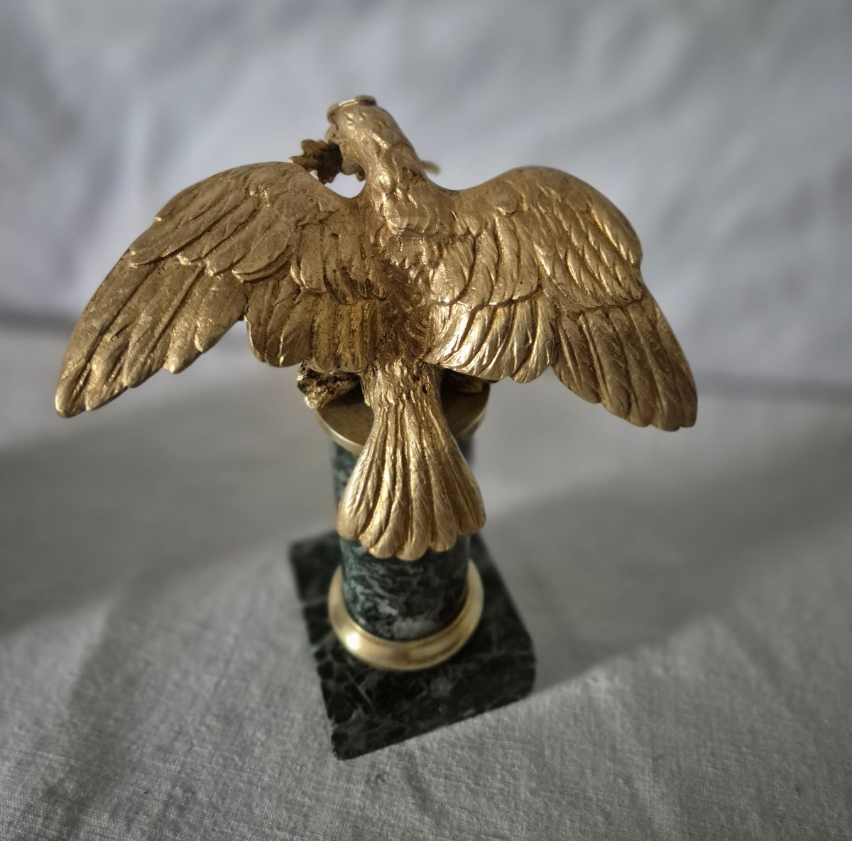 Objet décoratif aigle empire en bronze doré et marbre -photo-5