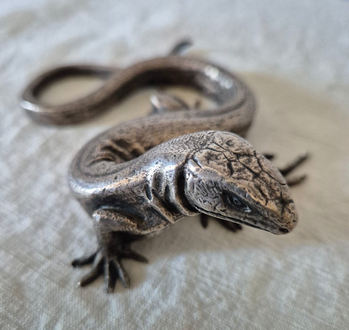 Presse papier lézard en bronze argenté -photo-3