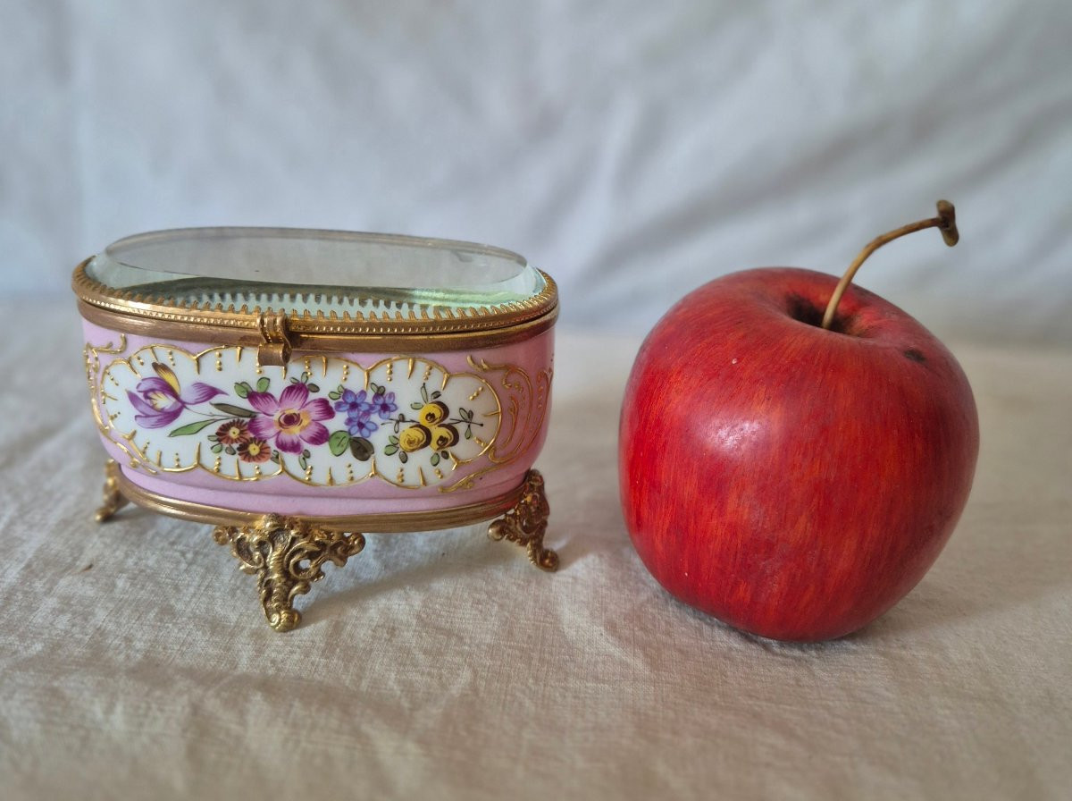Enameled And Painted Paris Porcelain Jewelry Box, Bronze And Chamfered Glass-photo-2