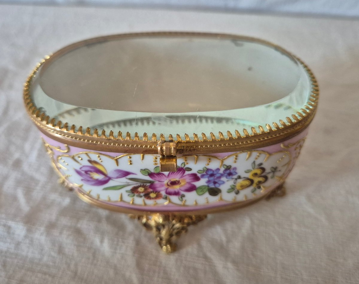 Enameled And Painted Paris Porcelain Jewelry Box, Bronze And Chamfered Glass-photo-5
