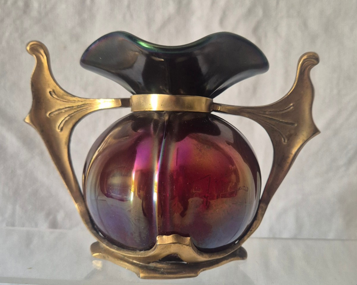 Vase Art Nouveau en verre à reflets pourpre, mordoré et bronze doré 