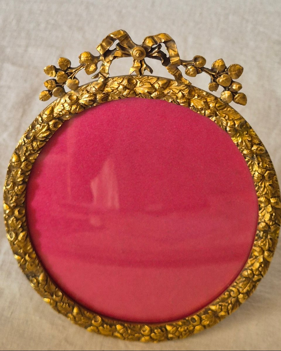 Gilt Bronze And Chased Oval Photo Frame With Convex Glass From The 19th Century-photo-5