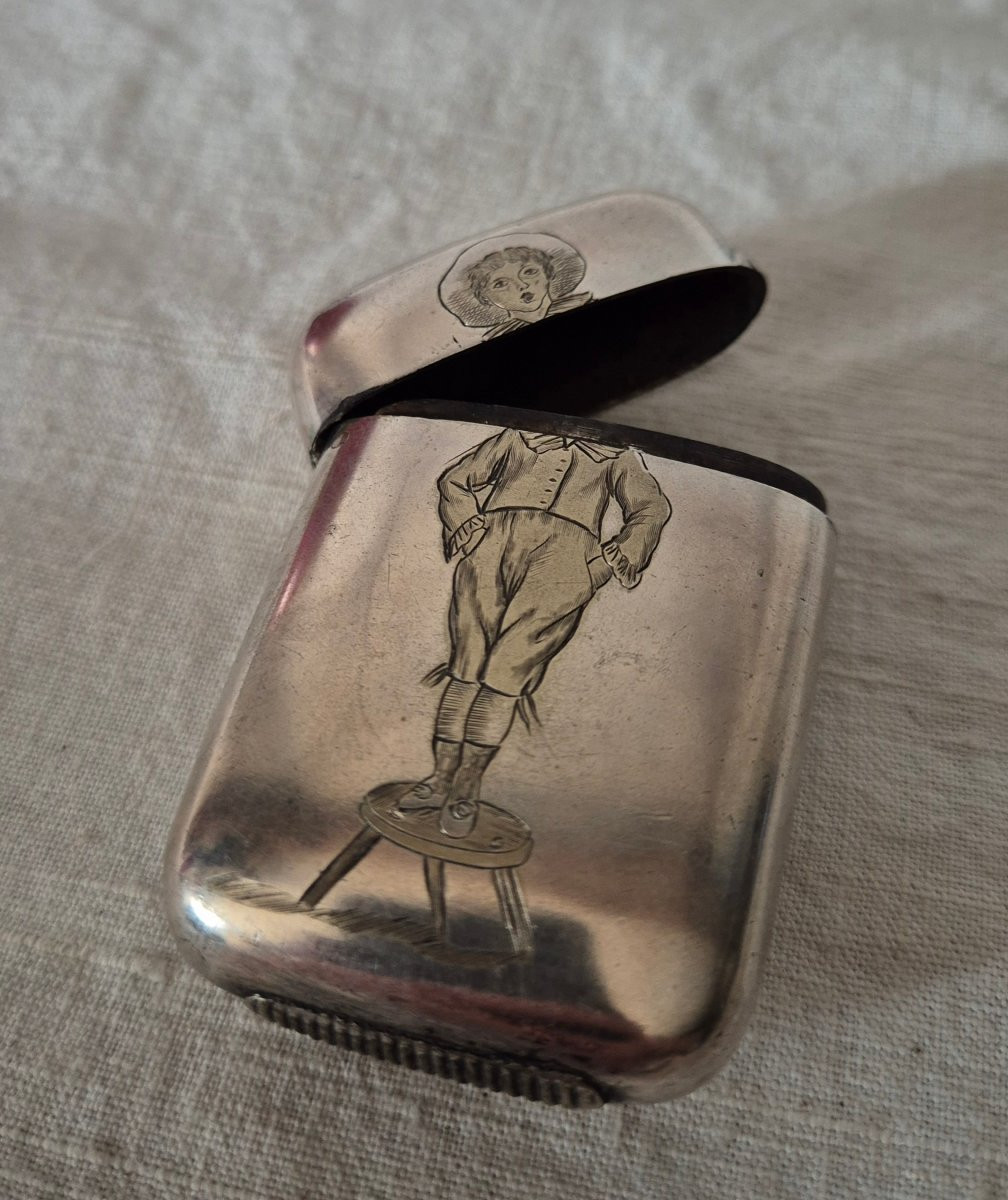 Pyrogen White Metal Pocket Matchbox Engraved With A Boy In Pierrot Costume-photo-2