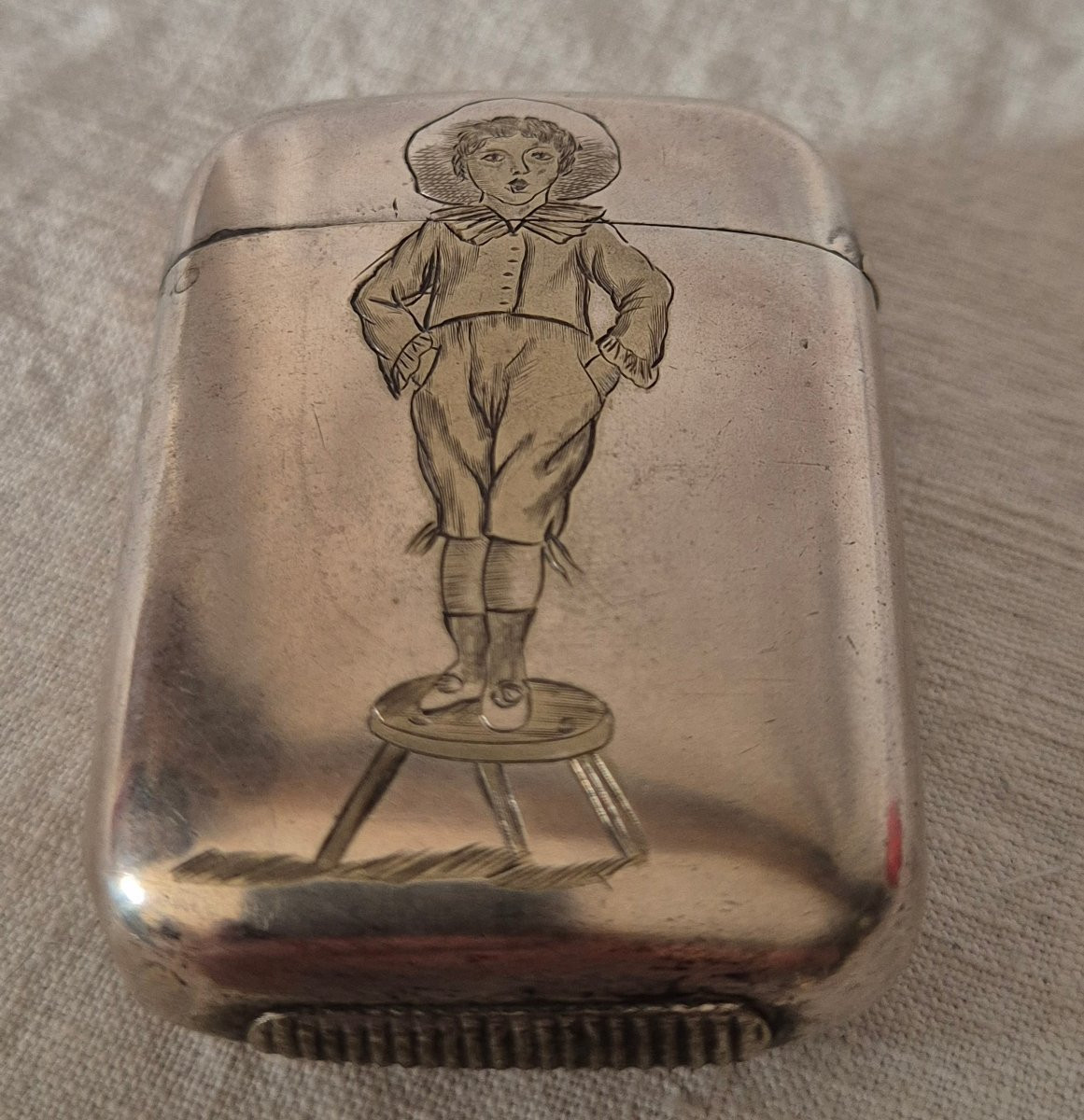 Pyrogen White Metal Pocket Matchbox Engraved With A Boy In Pierrot Costume-photo-6