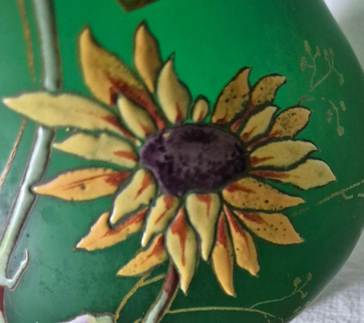 Vase balustre granité vert à décor émaillé  de tournesol fin XIXème siècle -photo-1