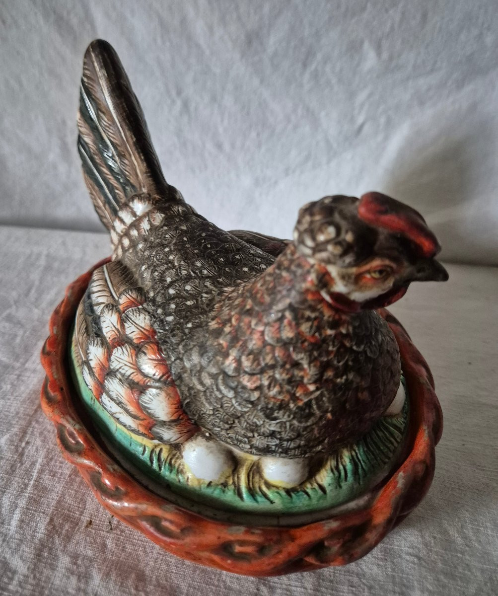 Earthenware Trompe l'Oeil Fire Tureen Depicting A Polychrome Hen-photo-4