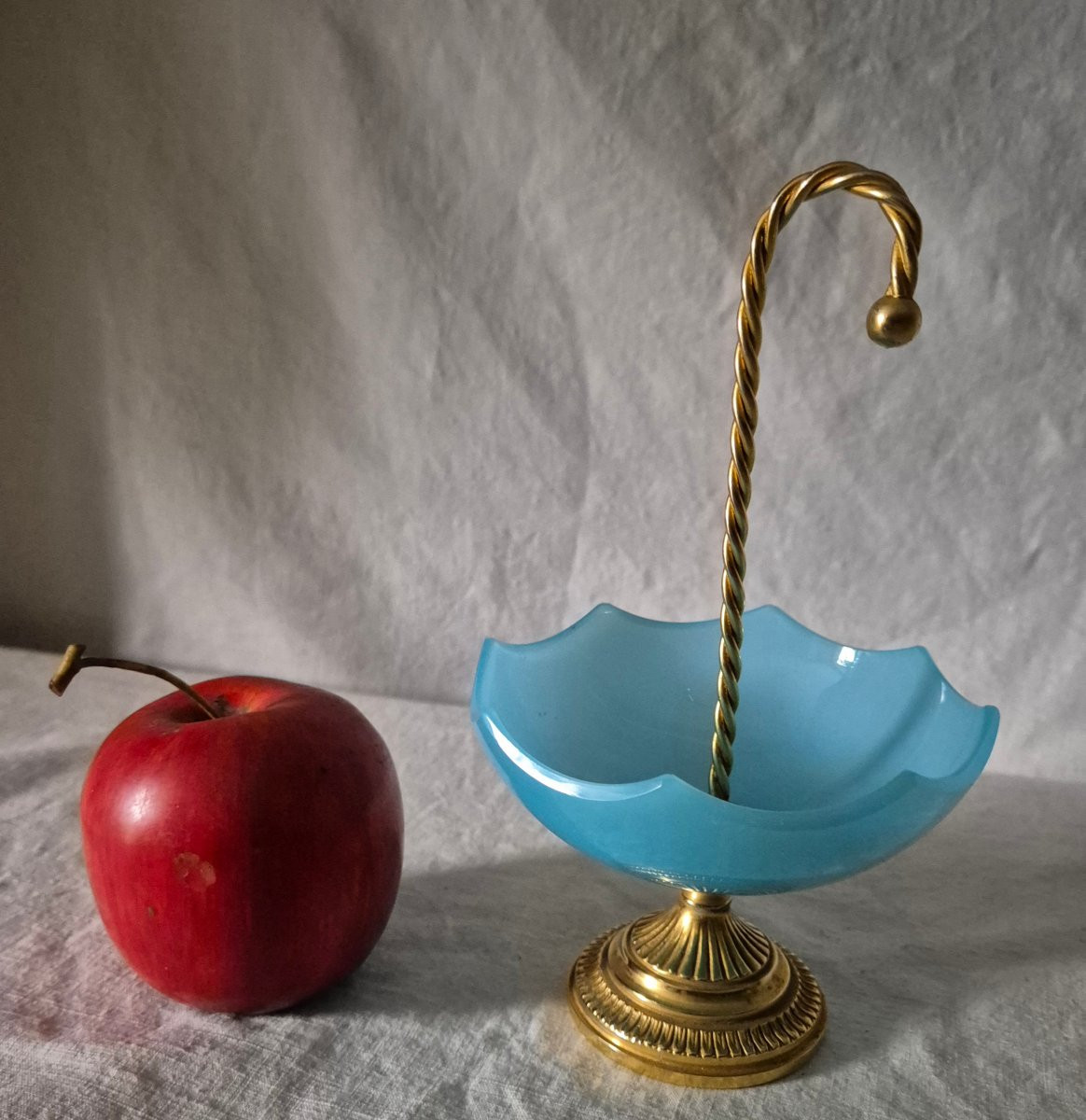 Baguier parapluie en opaline bleu ciel et bronze doré -photo-1