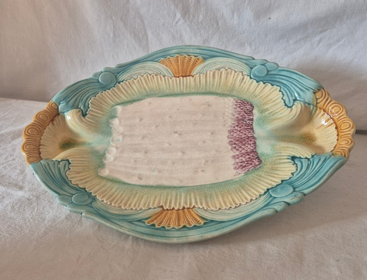 Plat de service en faïence de barbotine spéciale asperges 