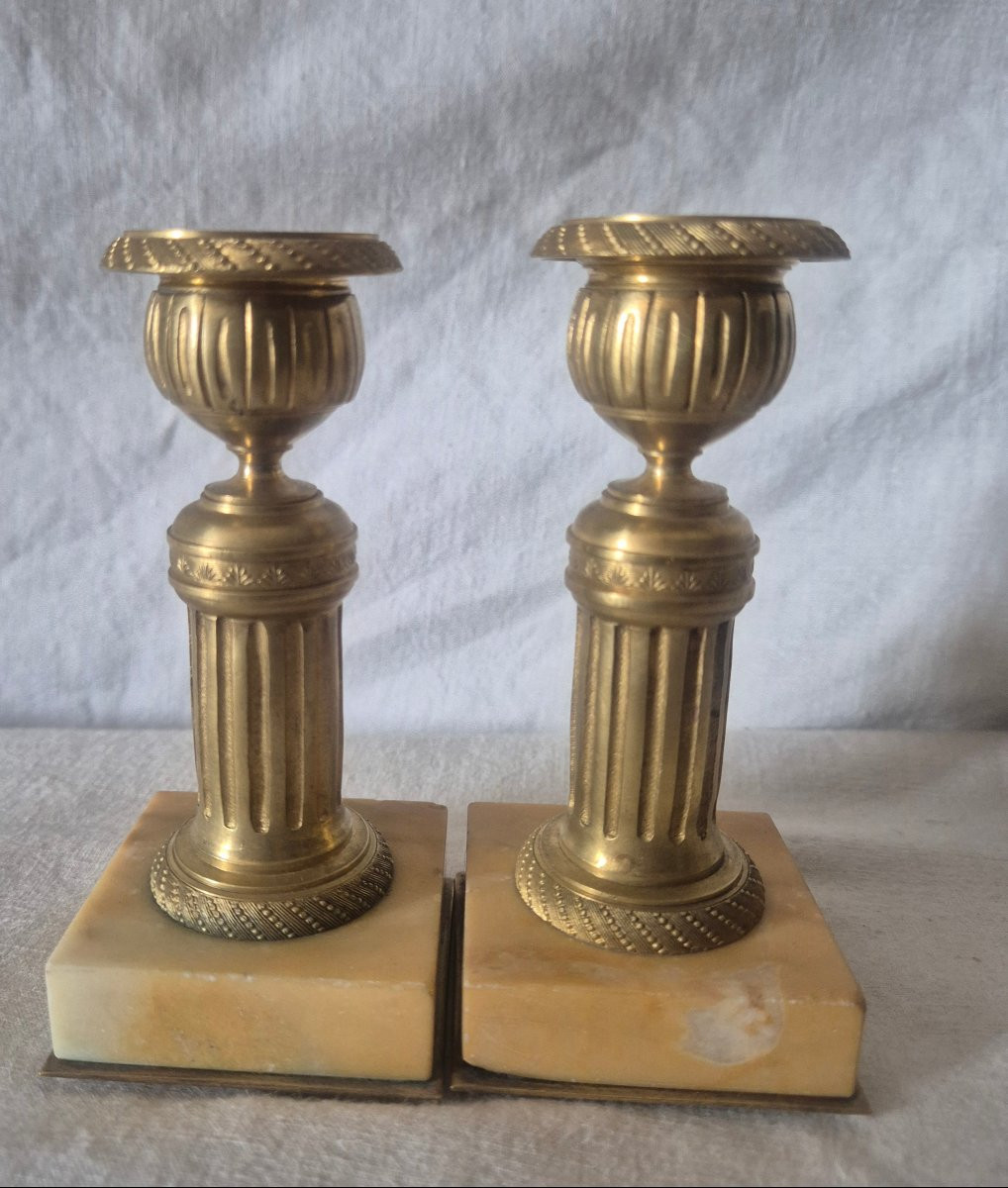 Paire de petits bougeoirs de table en bronze doré et marbre du XIXème siècle -photo-4