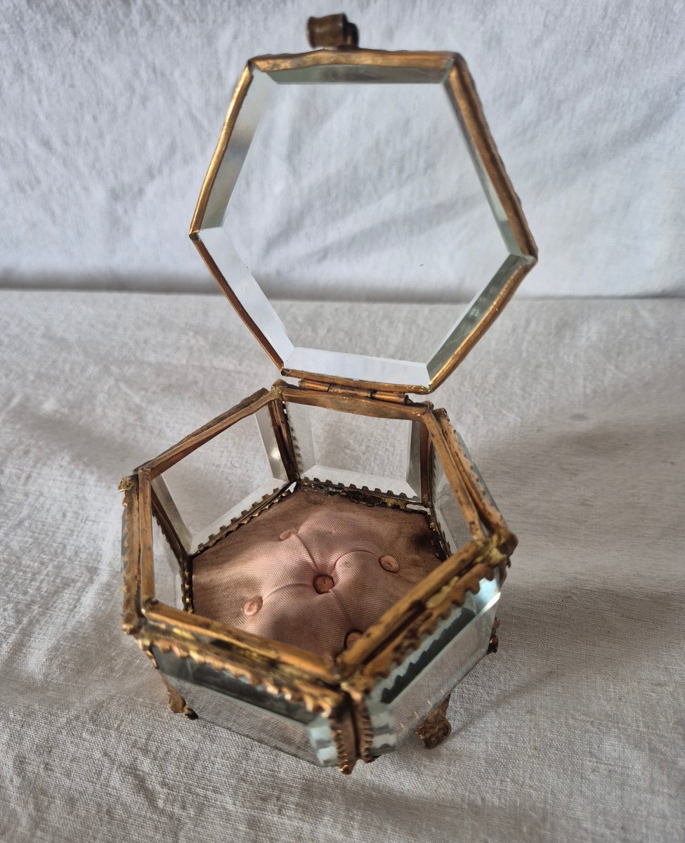 Hexagonal Jewelry Box In Gilded Pompom Bronze From The 19th Century-photo-3