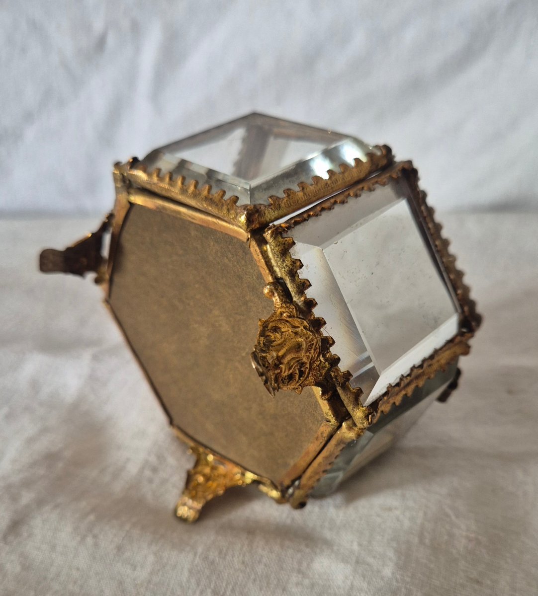 Hexagonal Jewelry Box In Gilded Pompom Bronze From The 19th Century-photo-2