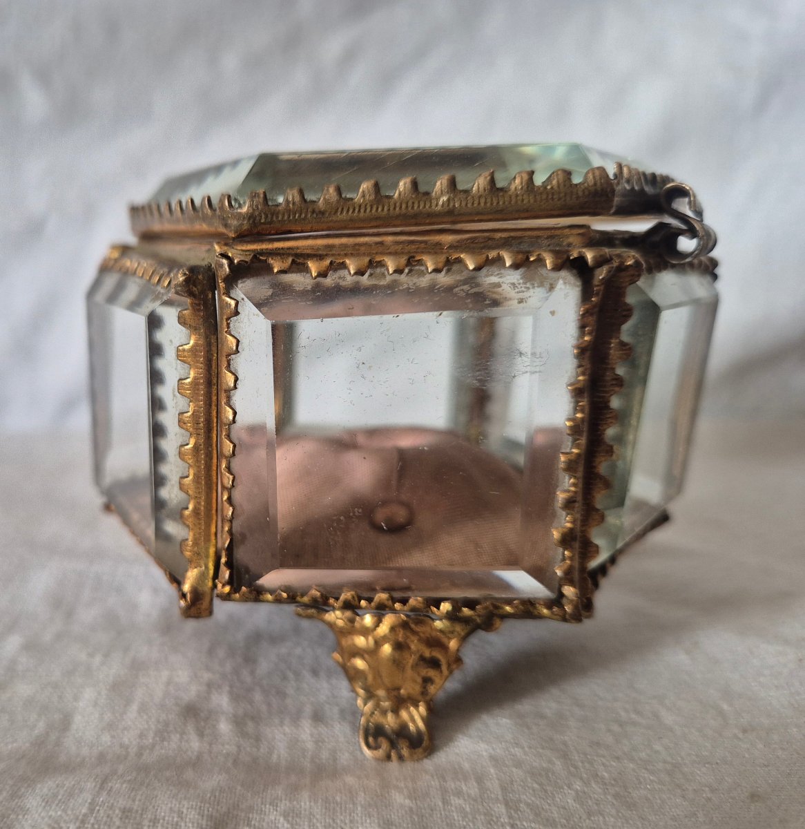 Hexagonal Jewelry Box In Gilded Pompom Bronze From The 19th Century-photo-3