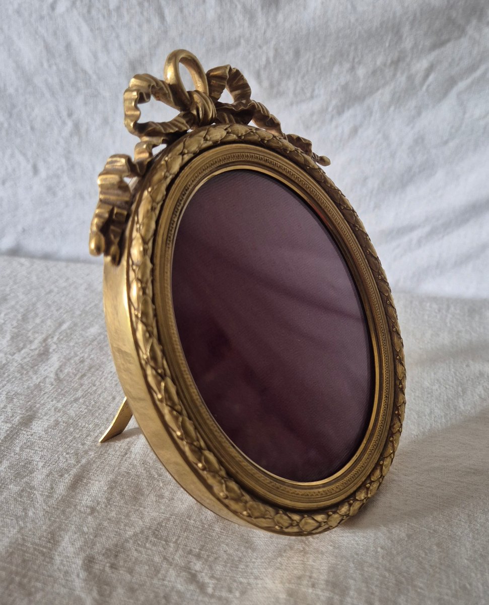 Cadre ovale Second Empire de style Louis XVI en bronze doré -photo-3