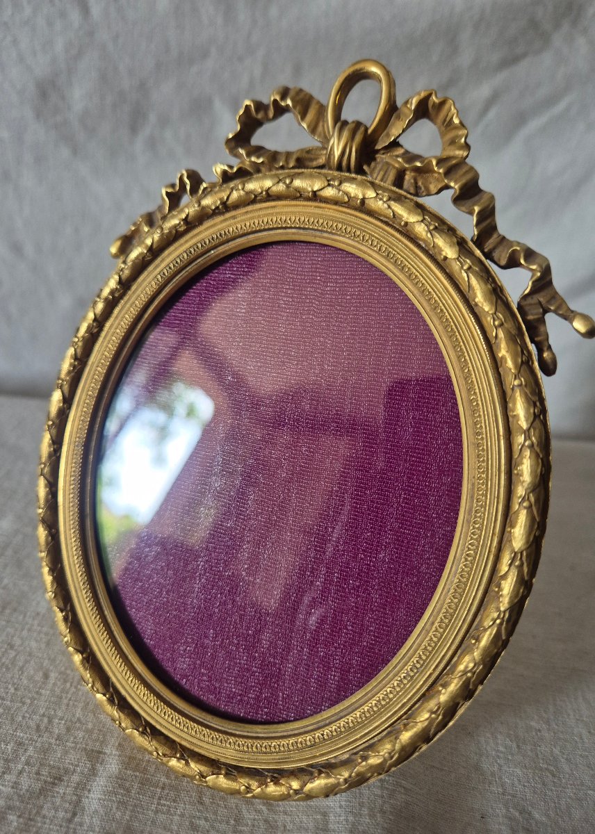 Cadre ovale Second Empire de style Louis XVI en bronze doré -photo-4
