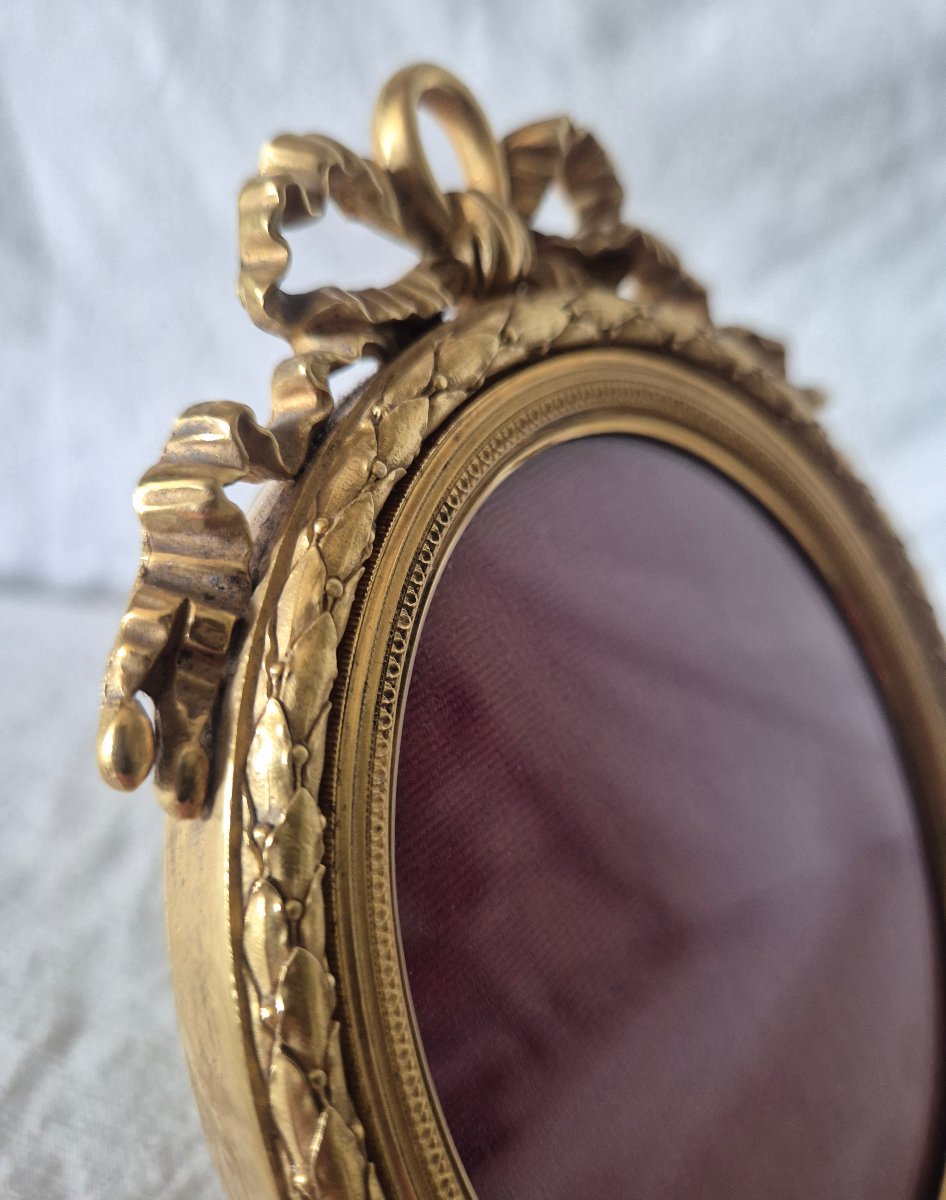Cadre ovale Second Empire de style Louis XVI en bronze doré -photo-8