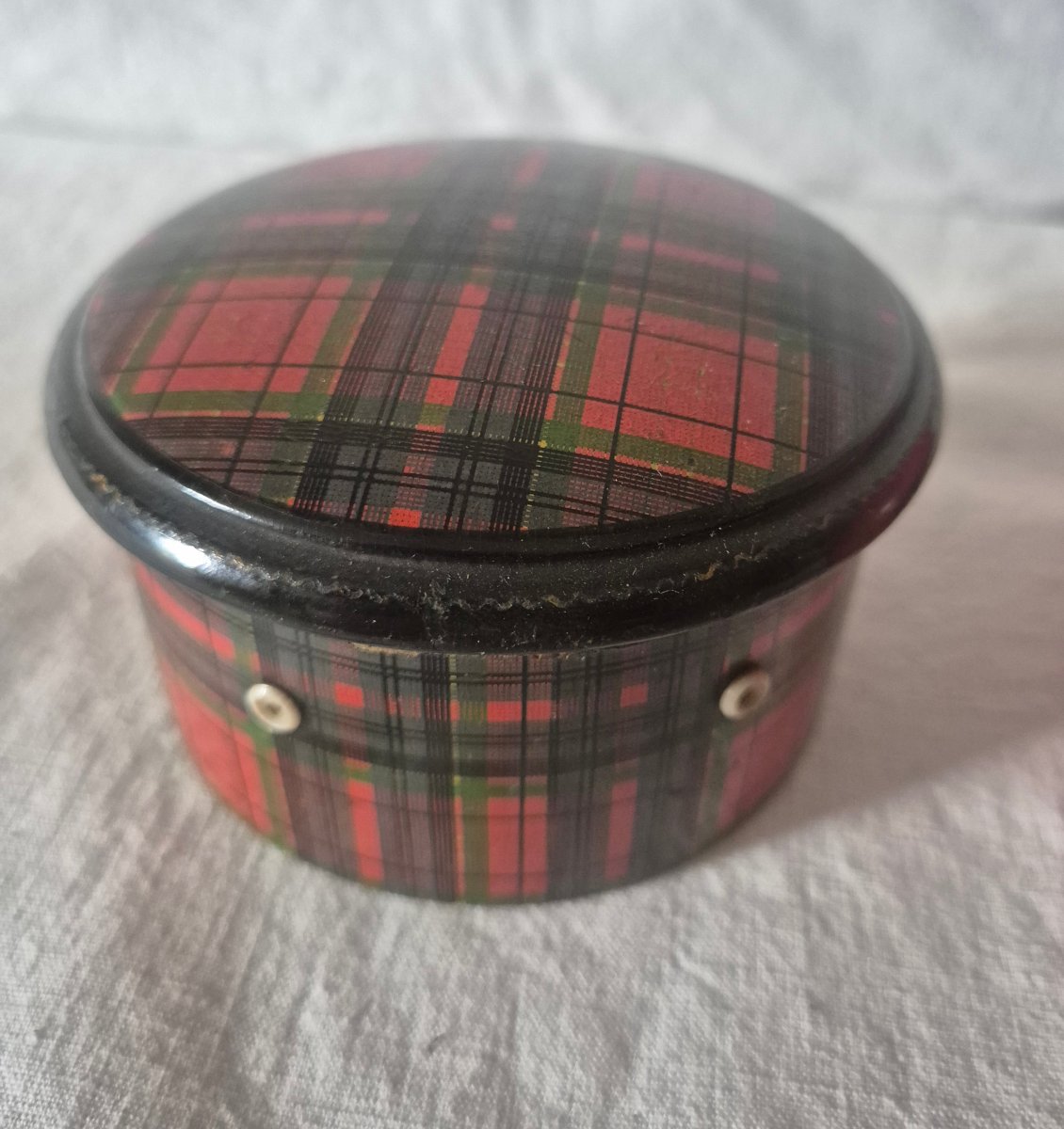 Sewing Special: 19th Century Tartan Thread Winder Box-photo-3