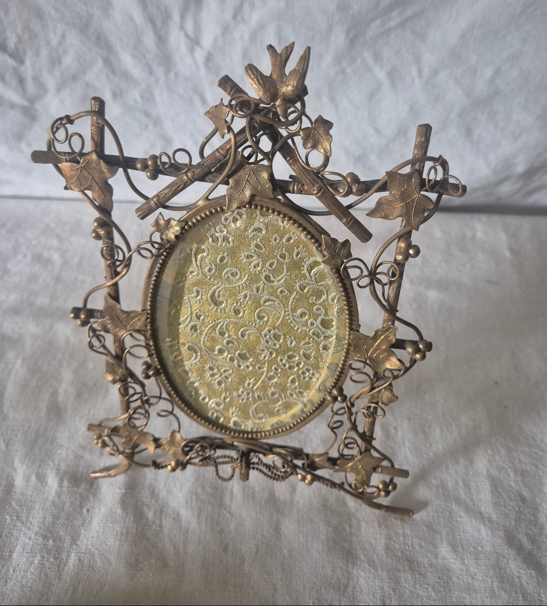 Naturalist Ormolu Photo Frame With Oval View Circa 1900-photo-3
