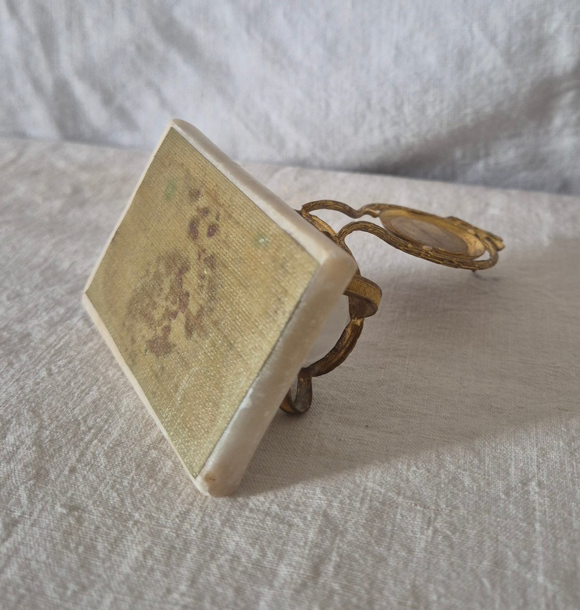 Baguier porte montre pour femme Napoléon III en opaline et pomponne doré -photo-2