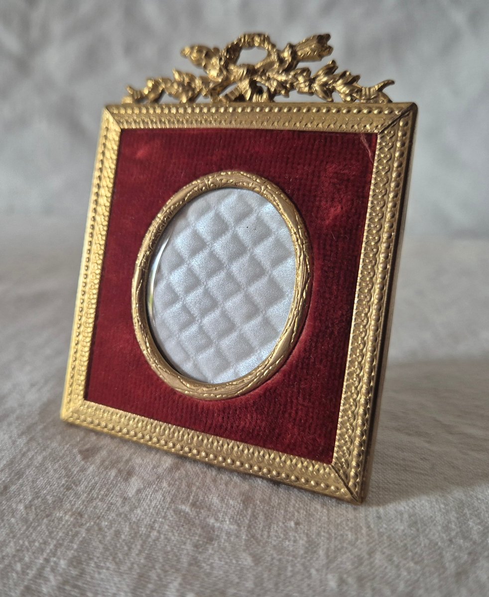 Square Gilded Bronze Photo Frame For Miniature With Oval Pass-through-photo-4