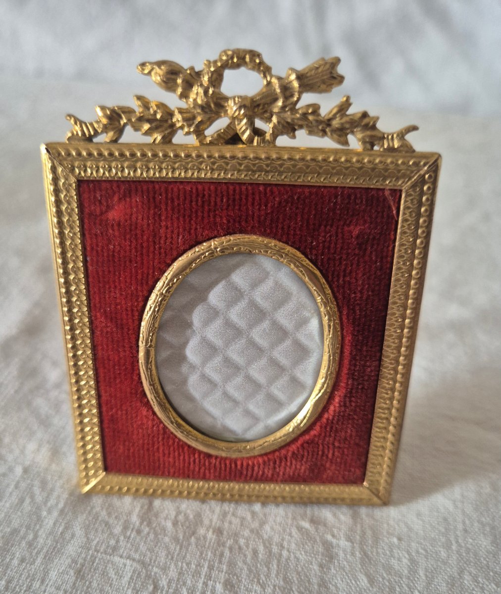 Square Gilded Bronze Photo Frame For Miniature With Oval Pass-through-photo-4