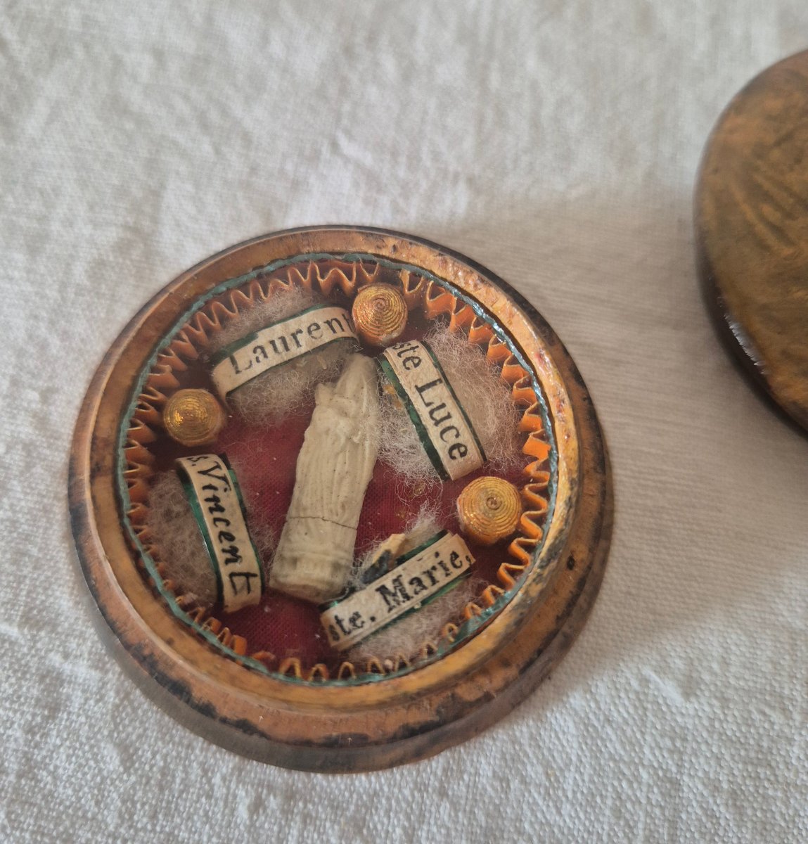 Reliquary Of Four Saints In Elm Burl Case 19th Century-photo-2
