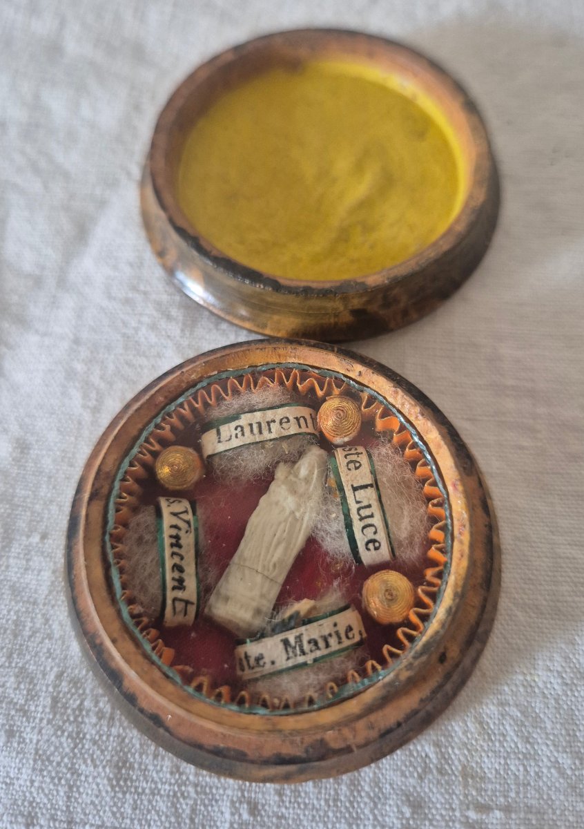 Reliquary Of Four Saints In Elm Burl Case 19th Century