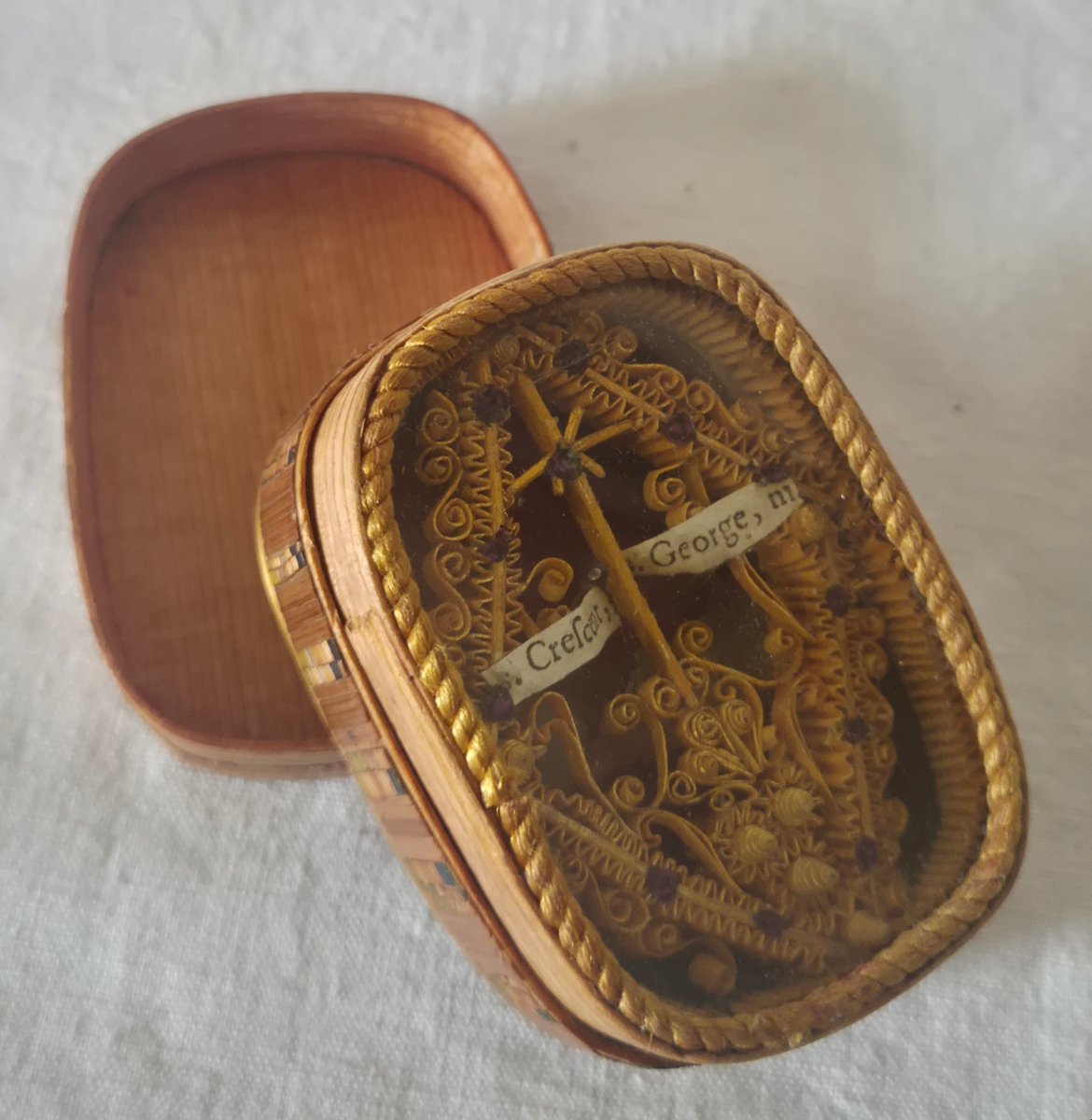 Reliquary Straw Marquetry Casket With Two Relics-photo-7