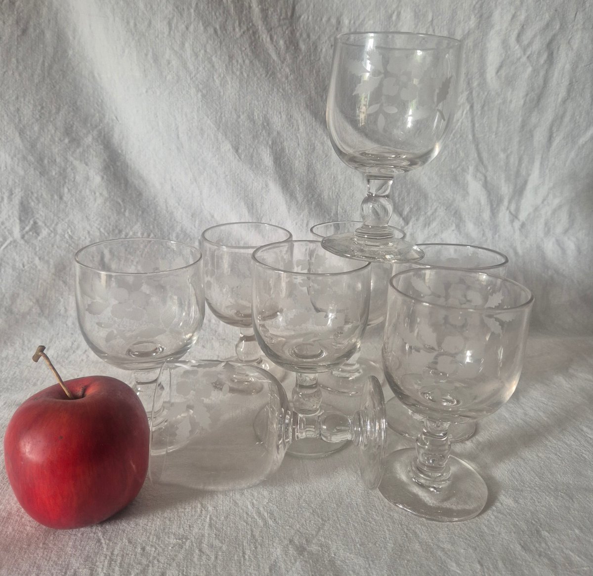 Série de huit verres ballon gravés de fleurs du XIXème siècle -photo-2