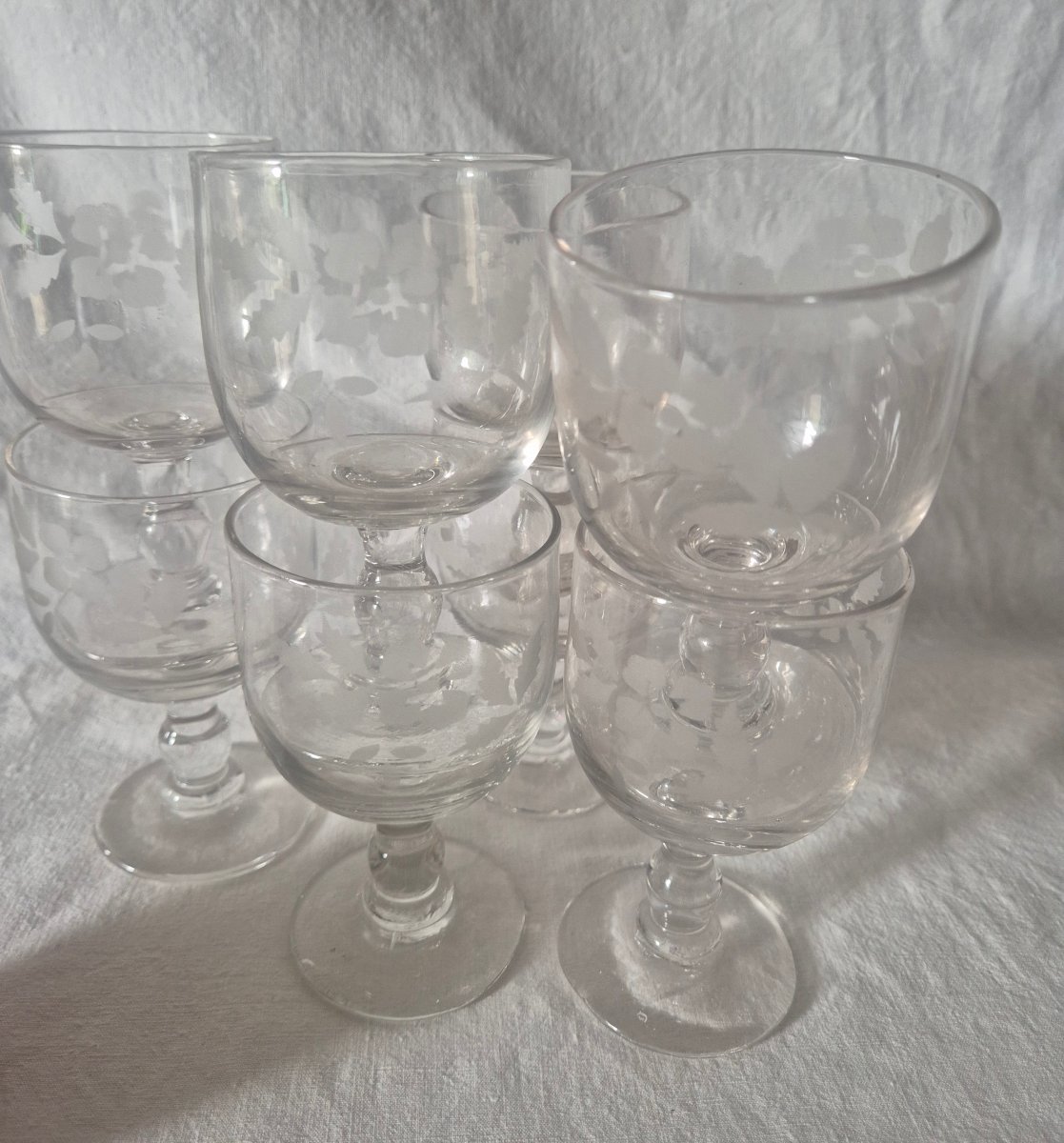 Série de huit verres ballon gravés de fleurs du XIXème siècle -photo-2